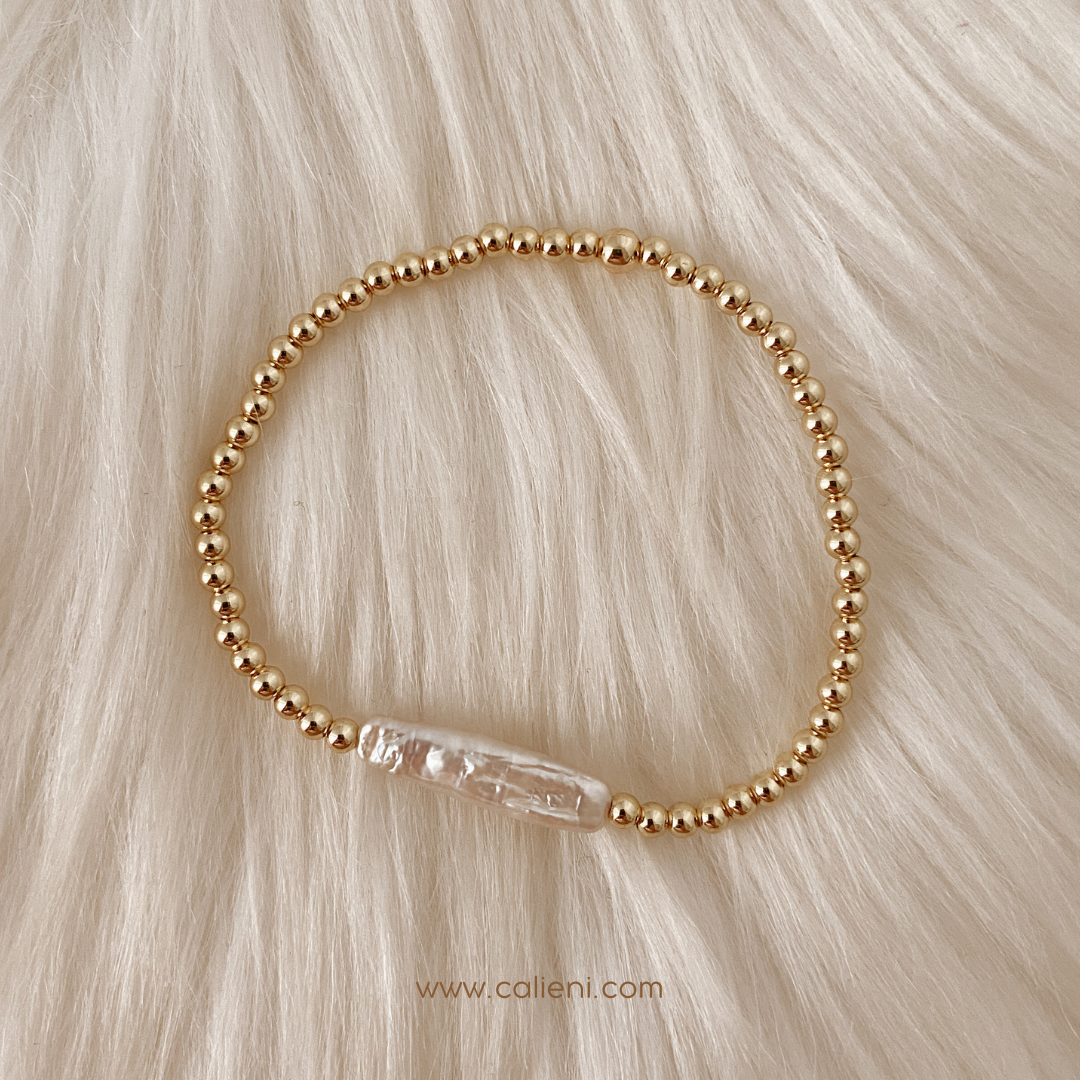 Baroque pearl bracelet