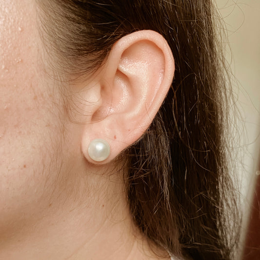 Pearl studs