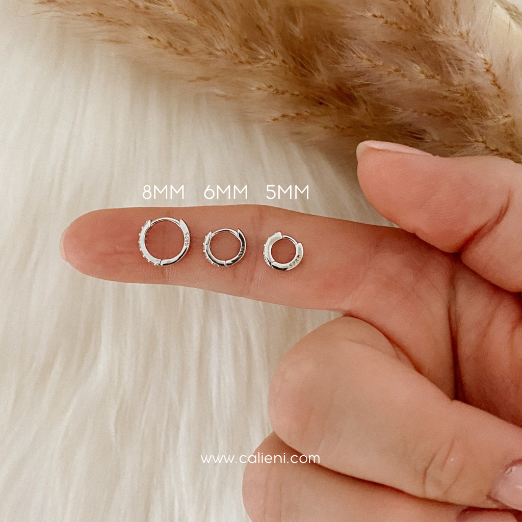 Basic brilliant huggies