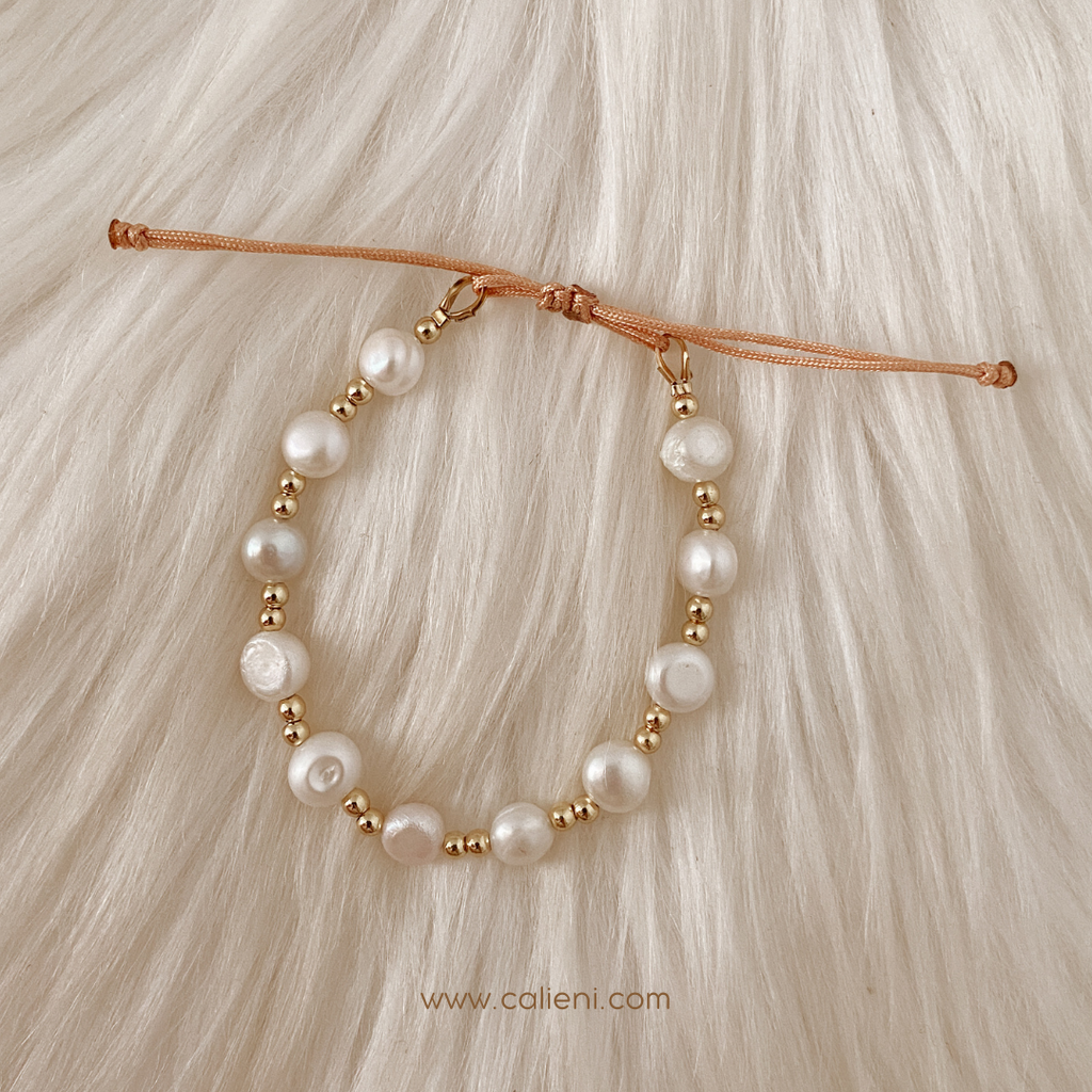 Golden Pearls Bracelet