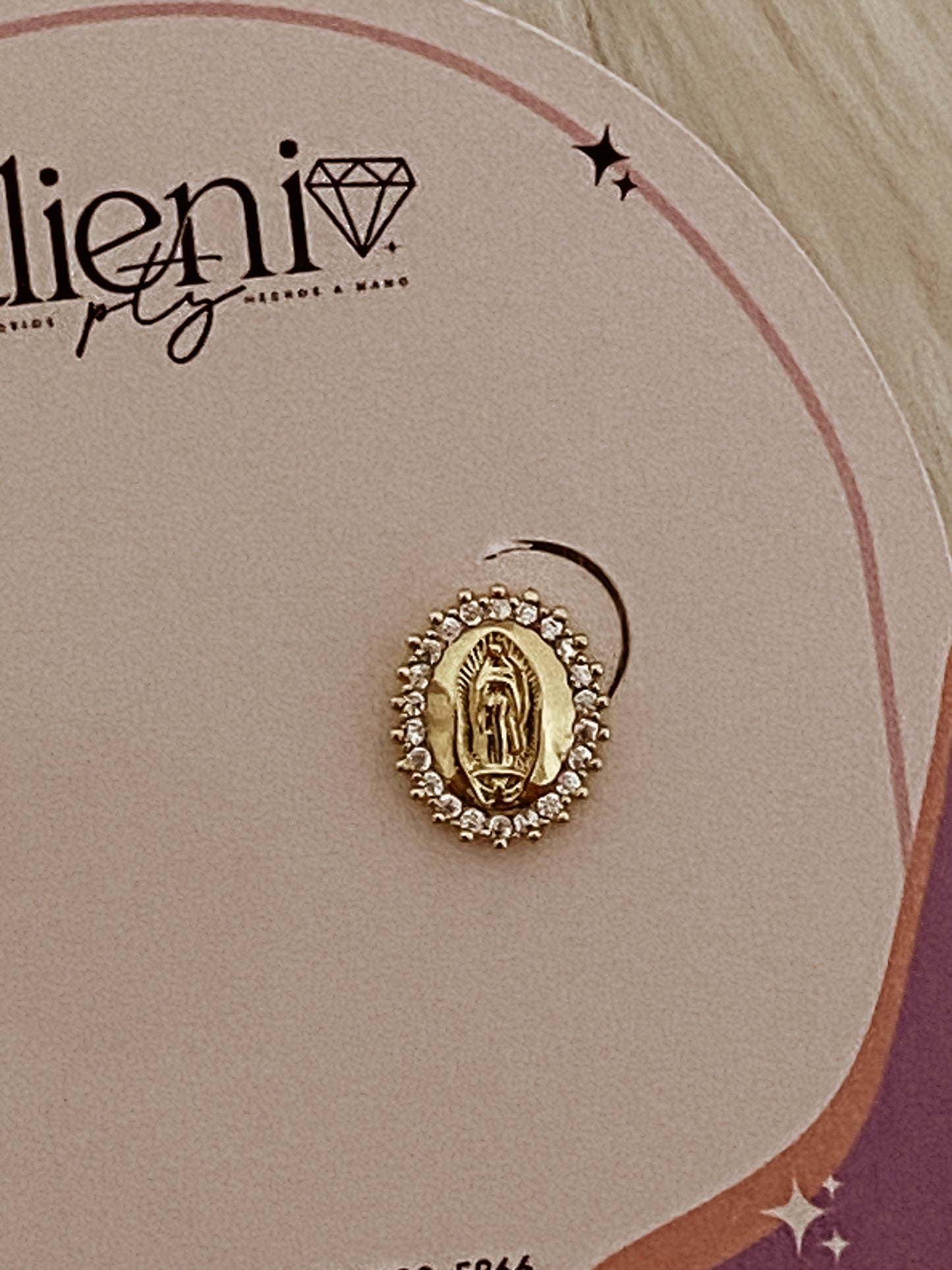 Virgensita Studs