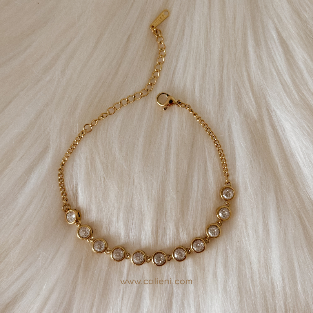 Tennis bracelet circular