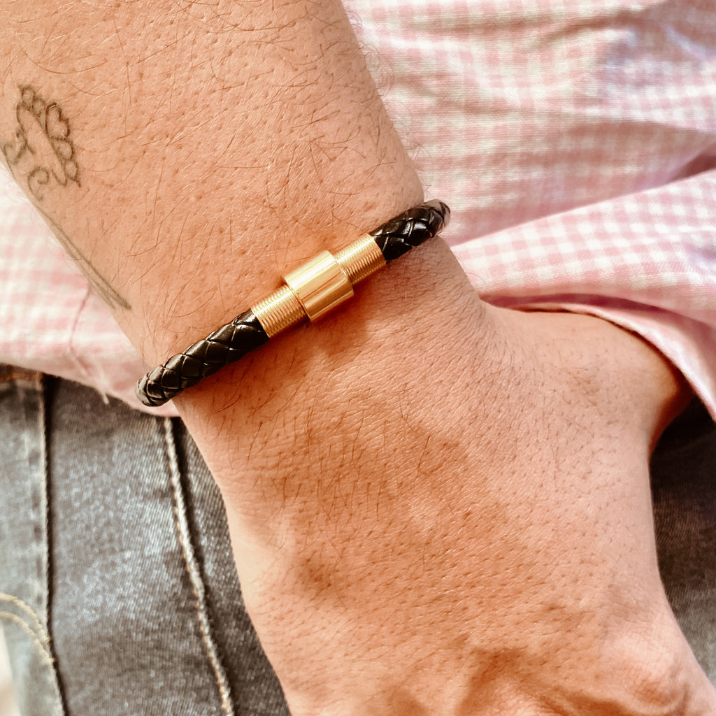 Pulsera de cuerina sencilla