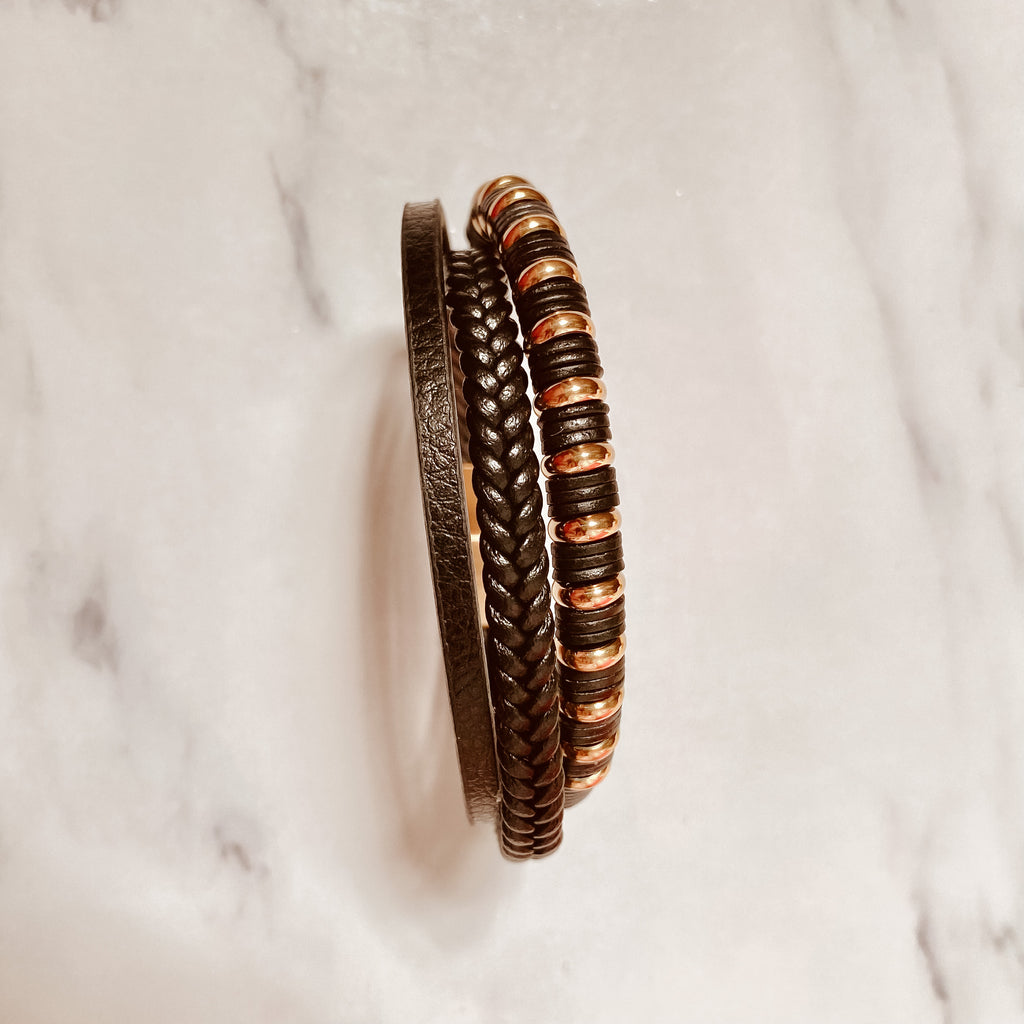 Pulsera de cuerina con aros